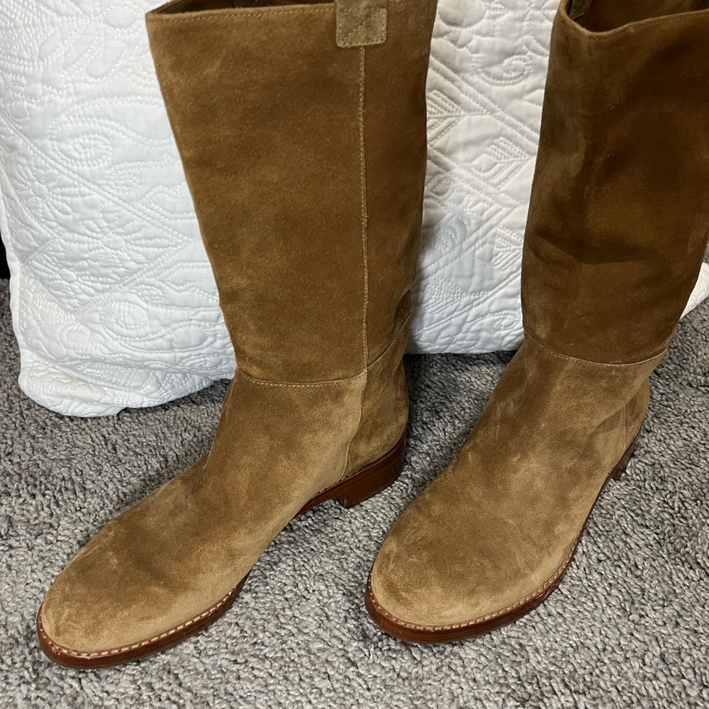 Vía Spiga brown suede boots